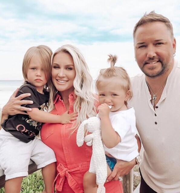 Jason Aldean & Brittany: Homeschooling On The Road
